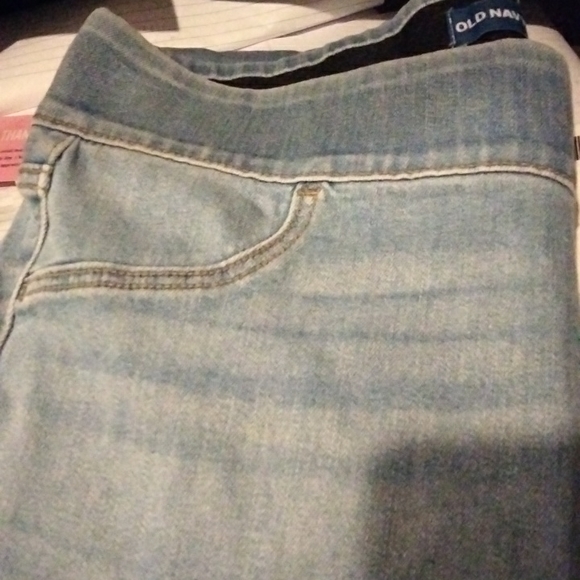OLD NAVY,12 petite, mid-rise, rockstar super skinny Jeggings - Picture 4 of 9